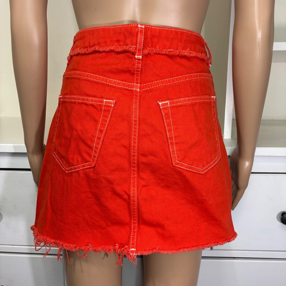 Topshop Moto Red Denim Mini Skirt Raw Hem Contrast Stitch Womens Size 4 USA - Picture 3 of 8